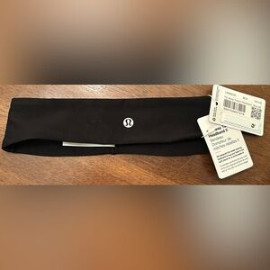 NWT Lululemon Fly Away Tamer Headband Solid Black